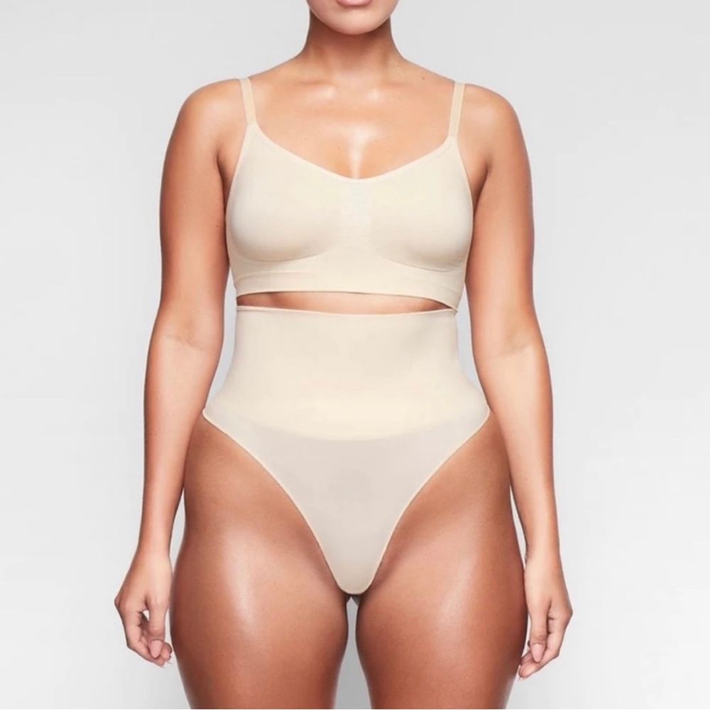 Skims Core Control Mid Rise Shapewear Thong in Clay NWOB Size 4x/5x